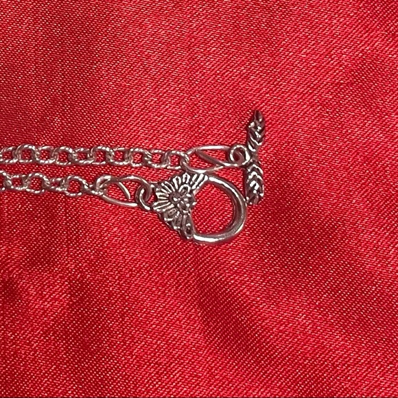 New Shell - Golden Lip Flower Pendants Necklace - Picture 3 of 6